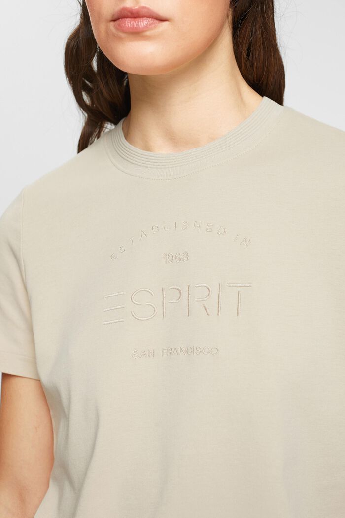 T-shirt en coton biologique orné d’un logo brodé, LIGHT TAUPE, detail image number 0